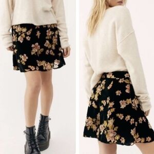 Free People Mini Skirt Margaux Size 12 Floral Blossom Black Gold Pink